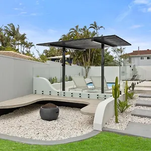 https://maia-beach-house-coolum.hotelssunshinecoast.net